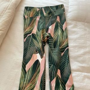 Show Me Your Mumu Palm Capri Leggings